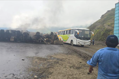 Policía confirma que chofer de cisterna murió carbonizado en el accidente de El Sillar