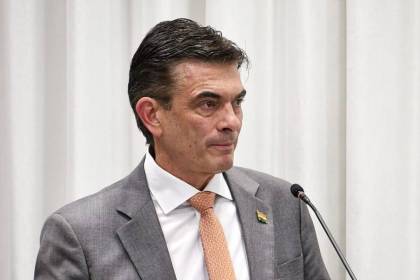 Paz a Asosur: “Vamos a atenderlos, pero que no sea con las mañas que usaron otros para bloquear el país”