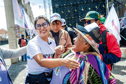 Morena solo podrá reemplazar a Eva Copa si hay inhabilitación por impugnación, señala vocal del TSE