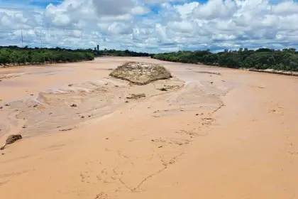 La emergencia no cesa en El Torno y Tipuani y existe al temor por el anuncio de nuevas lluvias