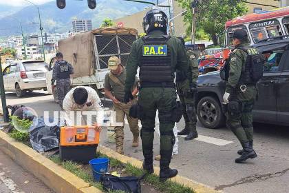 A plena luz del día, apuñalan y matan a joven que limpiaba parabrisas en Cochabamba