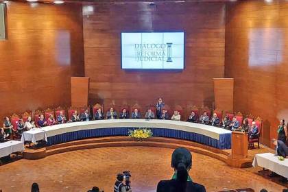 Arranca el Diálogo para la Reforma Judicial en Sucre con la presencia de Rodrigo Paz