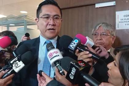 Ministro dice que acuerdo con el FMI no implica un aumento en el costo de los servicios básicos