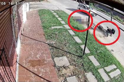 Cayó, se levantó y huyó: Buscan al motociclista que fugó tras atropellar a un ciclista que quedó en terapia
