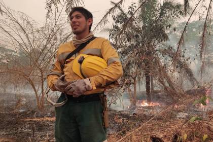 Incendios en Bolivia “escapan a cualquier capacidad de contenerlos”, según bombero español