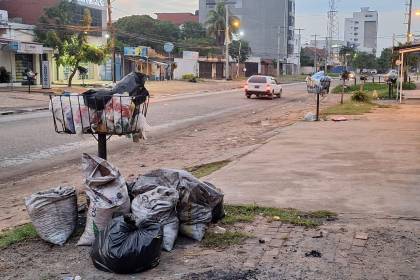 Recolección de basura en Santa Cruz es afectada por la falta de combustible y residuos se acumulan en las calles 