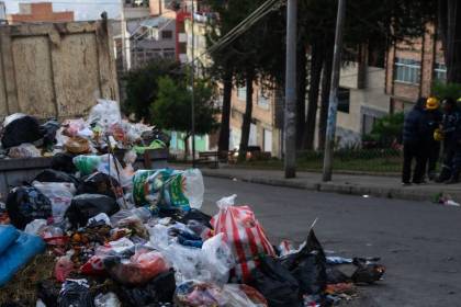 ¿Por qué la basura está en las calles de La Paz? Esta es la causa del conflicto
