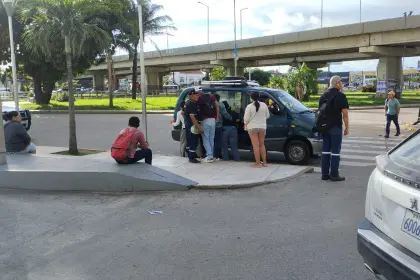 Autoridades ofrecen Bs 3 de pasaje como medida transitoria para reactivar el servicio de micros en la urbe cruceña