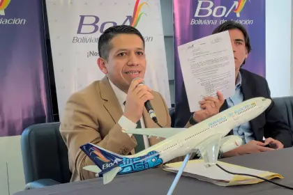 Viceministro denuncia que avión de BoA fue vendido en $us 7,4 millones cuando su costo estaba entre los $us 8 a 20 millones
