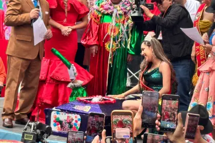 La Paz abre el Carnaval 2026 con el tradicional ‘desentierro del Pepino’