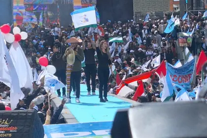 Andrónico ratifica a Mariana Prado como su acompañante de fórmula para la elecciones presidenciales