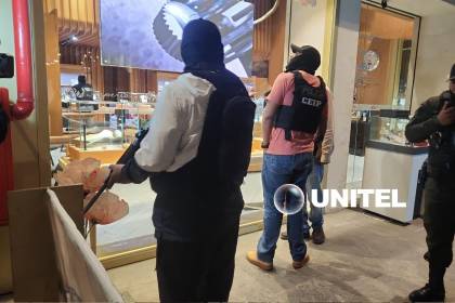 Santa Cruz: Asaltan joyería ubicada en un centro comercial de la avenida Busch