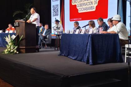 Candidatos a la Gobernación de Cochabamba presentan sus propuestas a los empresarios privados