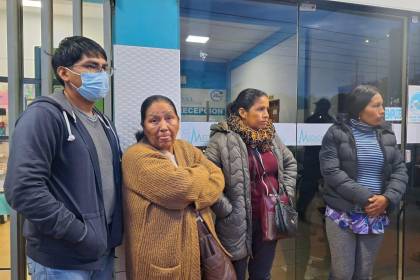 Familiares de heridos en accidente en los valles cruceños piden a empresa pagar los gastos médicos