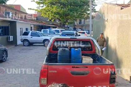 La presunta pareja de Mijão llega a la Felcc de Santa Cruz tras ser localizada en San Rafael