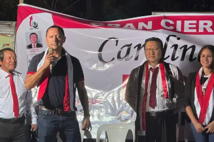 Libertad y Progreso - ADN cierra su campaña con una caravana y concentración en la capital cruceña