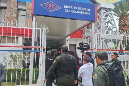 Fiscalía investiga a dos funcionarios de YPFB sospechosos de direccionar una licitación