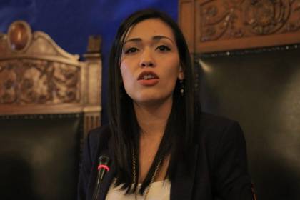 Adriana Salvatierra dice que Andrónico Rodríguez habla “desde el resentimiento” 