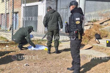 Dentro de una bolsa de plástico, hallan los restos de un recién nacido en un barranco La Paz