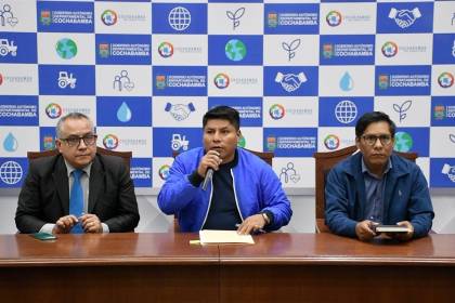 Loza presenta proyecto de ley departamental para reducir un 7% los salarios de funcionarios 