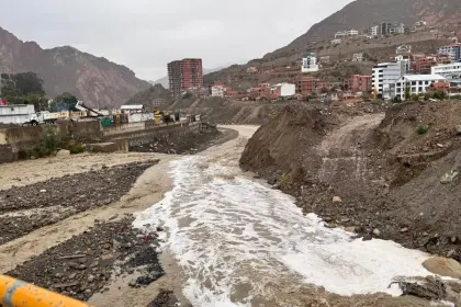 Alcalde paceño alerta sobre incremento del nivel de agua en los ríos ante las intensas lluvias