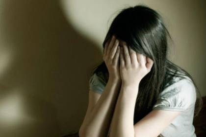 La Paz: Una adolescente de 14 años denuncia a su papá por violarla y amenazarla en varias ocasiones 