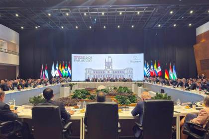 Paz participa de la cumbre del Mercosur para sellar acuerdos y sostener reuniones bilaterales 