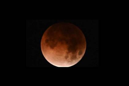 Eclipse: Mira las impresionantes fotos que dejó la ‘Luna de Sangre’