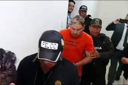 Reo presume dinero y sustancias controladas en un video grabado dentro de la cárcel de Palmasola 