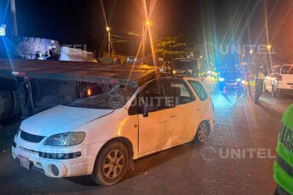 Mujer, acompañante del chofer, muere tras choque de una grúa que retrocedía