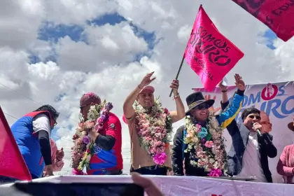 En medio de una actividad proselitista, Lara promete juzgar a Paz por “pisotear la Constitución”