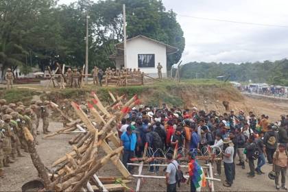 Cocaleros masifican vigilia en la novena división en el trópico de Cochabamba