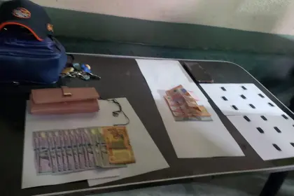 Cae una mujer con dólares falsos y droga en el centro de La Paz
