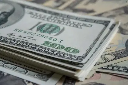 Este viernes arranca la devolución de los ahorros en dólares de $us 3.001 a $us 5.000