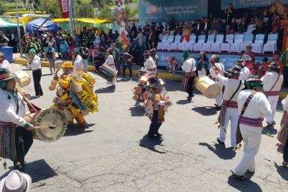 Arranca la Alasita 2026, con muchos dólares y la esperanza de mejores días para el país