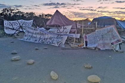 “Estamos en la etapa de diálogo”, la Policía dice que no hay orden para intervenir bloqueo de universitarios pese al Estado de excepción