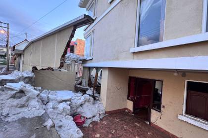 “El granizo era de dos metros de altura”: Colapsa una vivienda y otra queda con graves daños por la “tormenta con granizo” en La Paz
