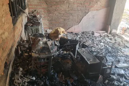 “Solo tenemos la ropa del cuerpo”: Piden ayuda para madre y sus tres hijos que perdieron todo por un incendio