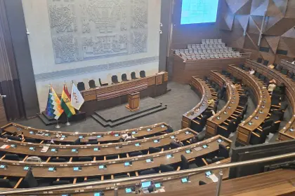 Debido al bloqueo del transporte en La Paz, la sesión del pleno del Legislativo para elegir vocales se suspende hasta las 11:00