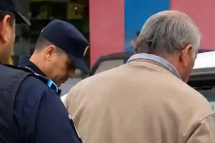 “Perdón, no tenía para comer”: anciano fue sorprendido robando alimentos en supermercado 