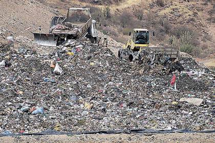 Manfred Reyes Villa: “Ya no queremos más basura en K’ara K’ara”