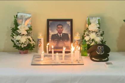 Familiares realizan velorio simbólico en memoria del subteniente que fue abatido en San Matías