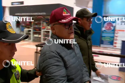 Trasladan a Zúñiga a La Paz: El exjefe militar ratifica su denuncia de “falso golpe” y dice que “los culpables están en las calles”