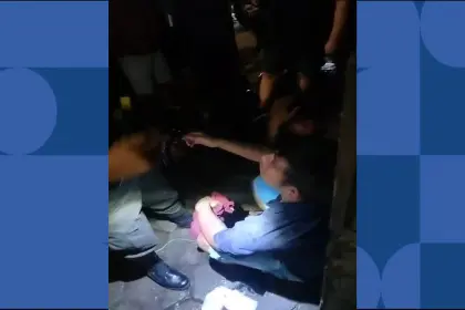 Dos delincuentes en motocicleta asaltan a una embarazada en el centro cruceño