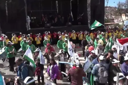 Seguidores de Andrónico se concentran en La Paz para proclamación de su candidato presidencial