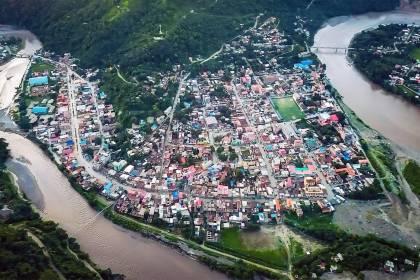 La Paz: Cinco personas mueren tras caída de vehículo a un río en Guanay, reporta la Policía 