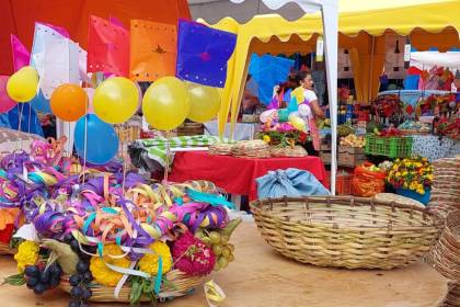 Jueves de Compadres, una celebración cargada de amistad y tradición; en Tarija se organiza una entrada folclórica