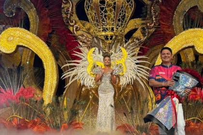 Camila I fue coronada como reina del Carnaval cruceño 