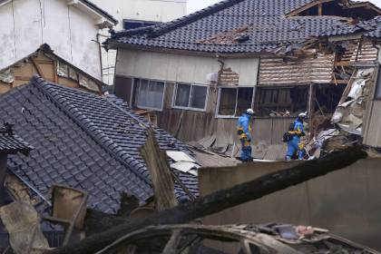 Suben a 30 los muertos por el terremoto en Japón mientras continúan las tareas de rescate
