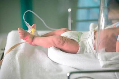 Bebé nace con el corazón al lado derecho y requiere una cirugía urgente para sobrevivir 